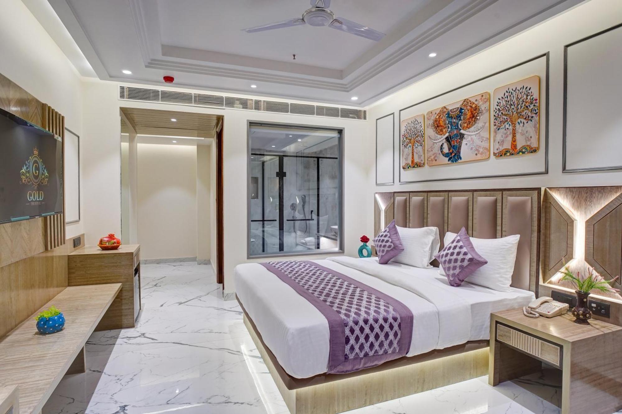 Newly Built Gold The Royal With Rooftop Restaurant - 2Mins Walk From New Delhi Rail Station & 5Mins From Connaught Place Exteriör bild